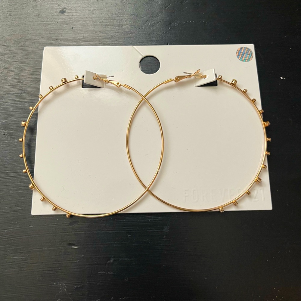 Forever 21 NWT Gold Hoop Earrings with Stud Accents one size